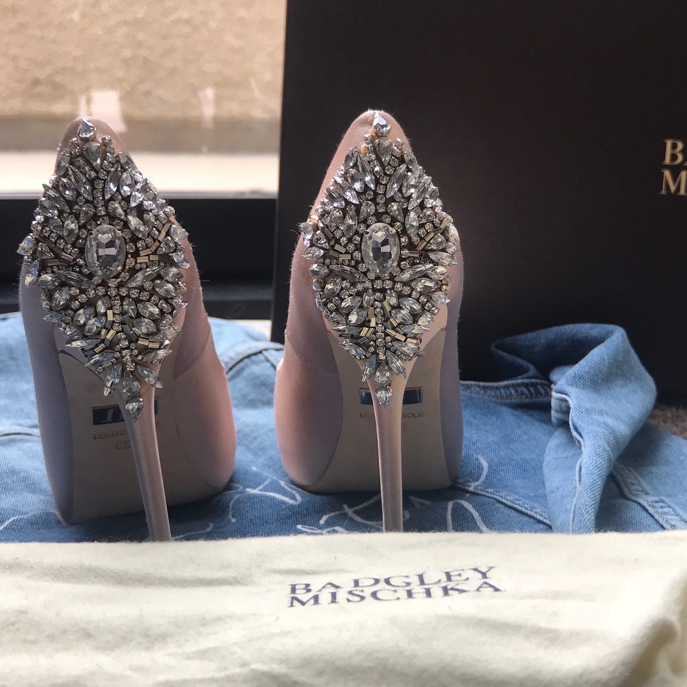 Badgley Mischka Kiara Platform Pumps Light Pink